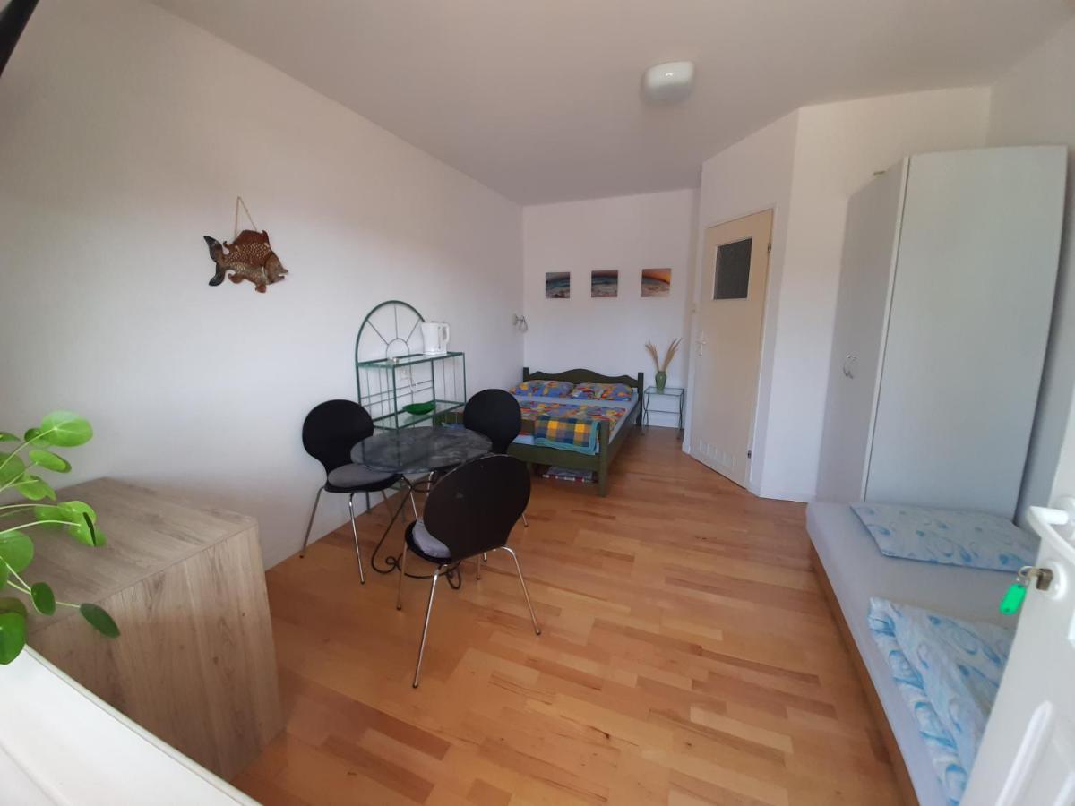 Pokoje Goscinne Weronika Ostrowo  Exterior foto