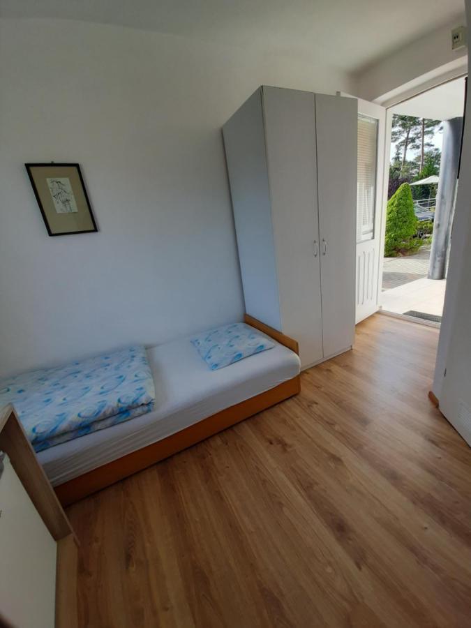 Pokoje Goscinne Weronika Ostrowo  Exterior foto